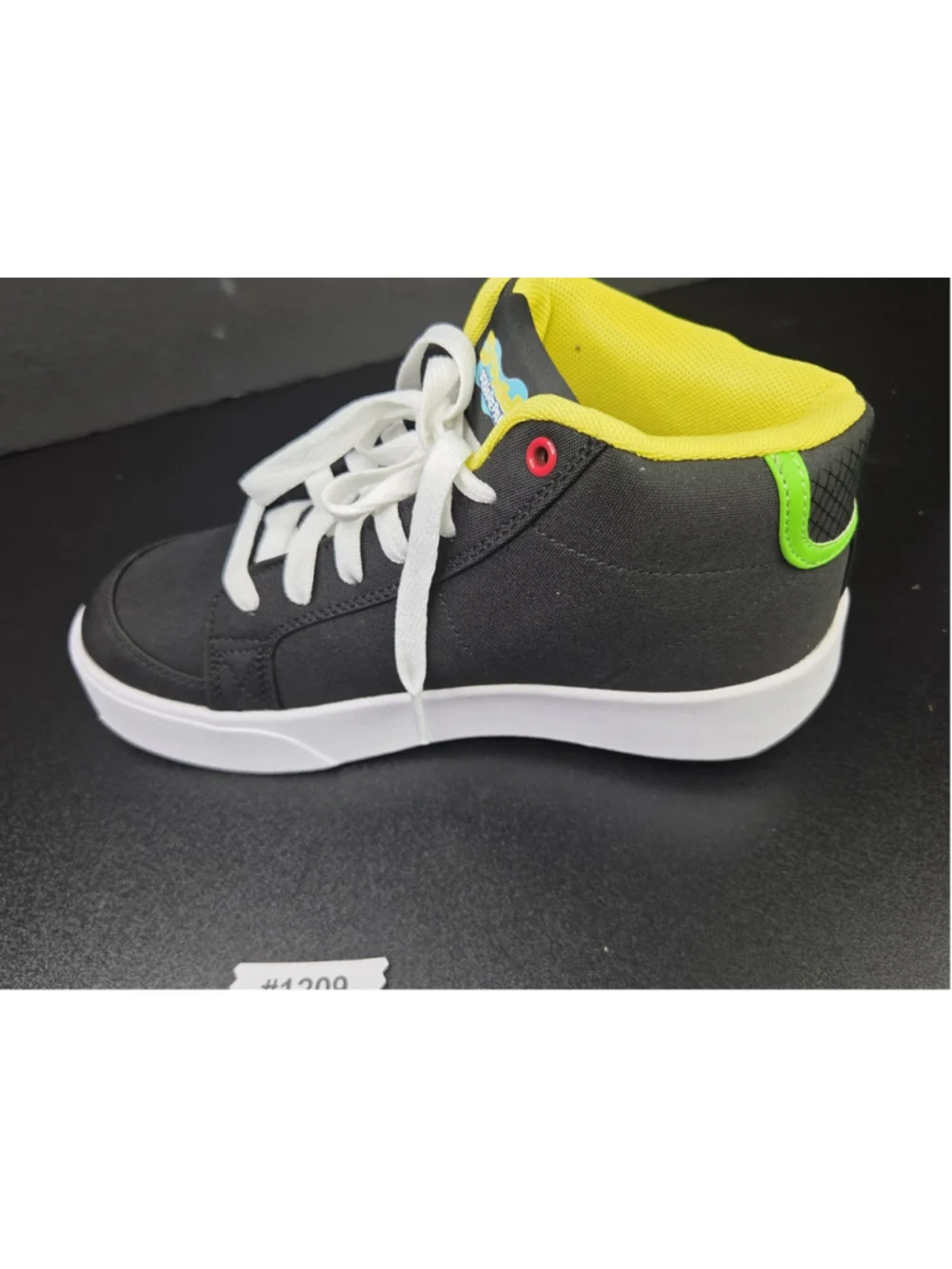 Heelys x SpongeBob SquarePants Roller Shoes Youth Size 5 (US) NEW #1209
